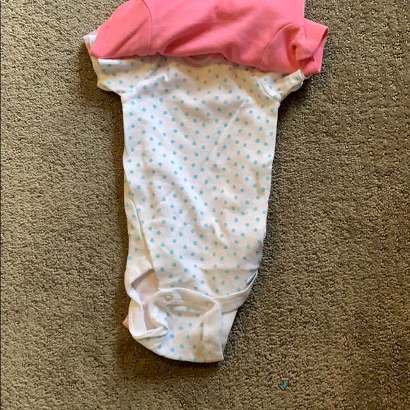 NWT Gerber Onesies - Picture 3 of 4